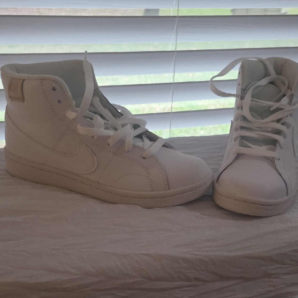 Nike Women's Court Royale Mid Shoes 7.5 White